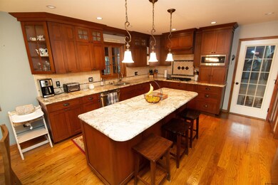 707 Maple Ln, Schenectady, NY 12309 - photo 7