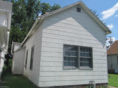 114 Walnut St, Coshocton, OH 43812 - photo 2