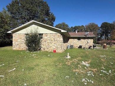 1370 E Pike St, Iuka, MS 38852 - photo 3