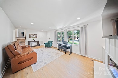 5703 Valley Field Rd, Hickory, NC 28602 - photo 2