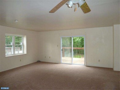 3022 W Greenshire Ct, Claymont, DE 19703 - photo 4