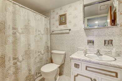 200 Deborah Ln unit 16B, Wheeling, IL 60090 - photo 3