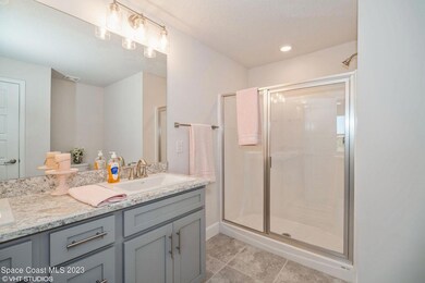 2405 Owners Bath2