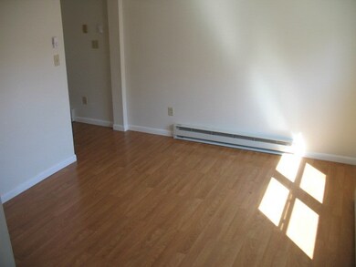 27 Weaver Ave unit B, Newport, RI 02840 - photo 4