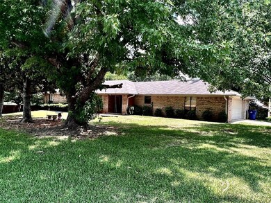 2210 Highland Park Dr, Denison, TX 75020 - photo 2