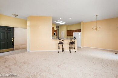 16400 Crescent Lake Dr, Crest Hill, IL 60403 - photo 5