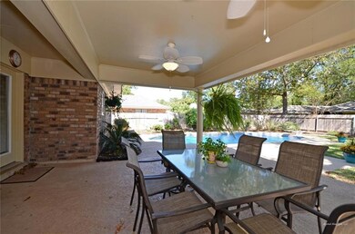 Lounge by the pool or in the shade. Large covered 