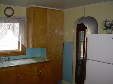 69 Spruce St, Berlin, NH 03570 - photo 5