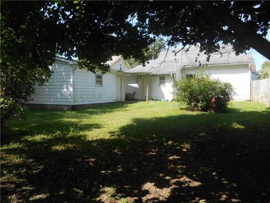 615 1/2 N Anderson St, Elwood, IN 46036 - photo 2