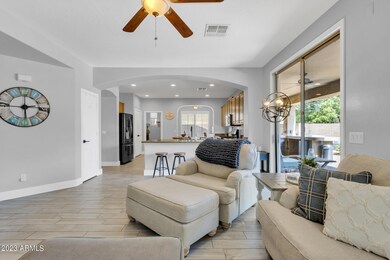 283 W Hawk Way-5