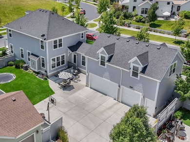 Backyard & detached garage w/apartment above