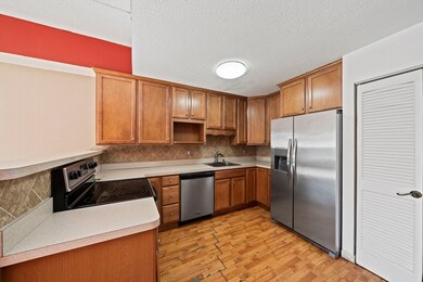 Hingham Woods unit 102, South Weymouth, MA 02190 - photo 4