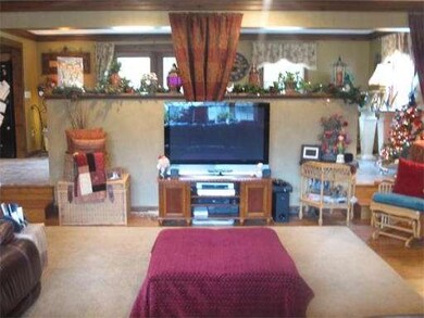 7 Mary Lyon Dr, South Hadley, MA 01075 - photo 4