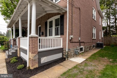 136 W Pennsylvania Ave, Downingtown, PA 19335 - photo 6