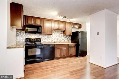 19605 Gunners Branch Rd unit J, Germantown, MD 20876 - photo 2