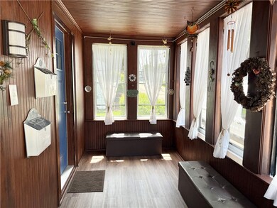 182 Newland Ave, Woonsocket, RI 02895 - photo 5