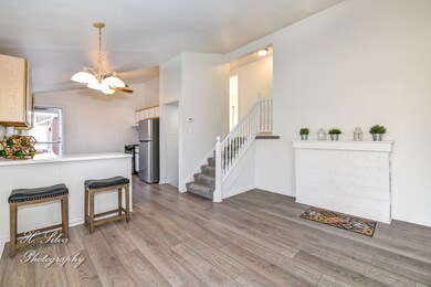 429 Blackhawk Ave, Carpentersville, IL 60110 - photo 6