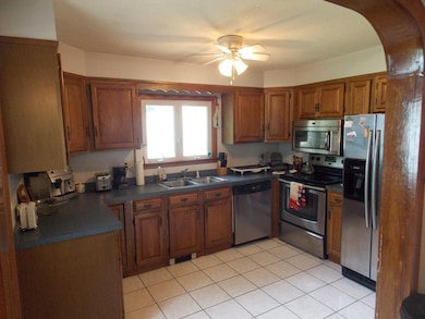 27 Birch St, Ludlow, MA 01056 - photo 3