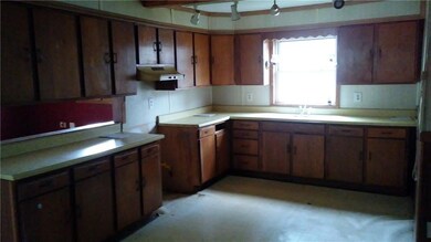 132 3rd St, Tipton, IN 46072 - photo 2