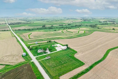 31506 Pioneer Trail, Treynor, IA 51575 - photo 2