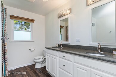 317 W Gartner Rd unit 11, Naperville, IL 60540 - photo 5