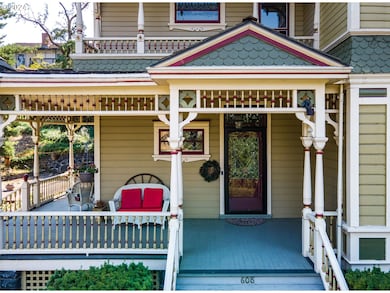 608 W 6th St, the Dalles, OR 97058 - photo 6