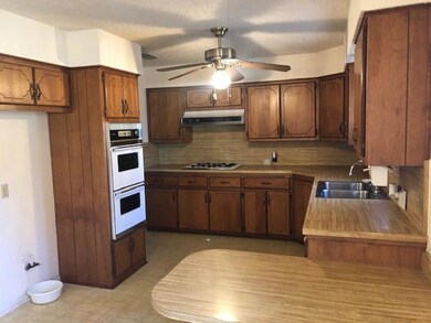 1200 Davis St, Cleburne, TX 76033 - photo 6