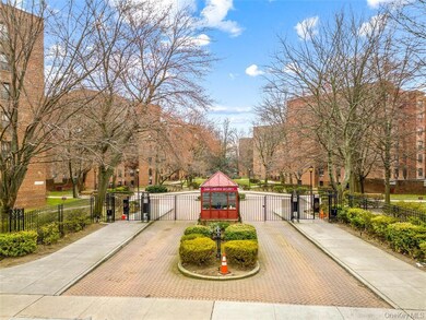 Dara Gardens unit 6C, Flushing, NY 11367 - photo 3