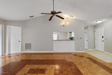 Entryway/Living Area