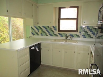 2001 Westgate Dr, Pekin, IL 61554 - photo 7