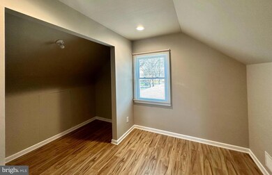 805 N Woodward Dr, Essex, MD 21221 - photo 5