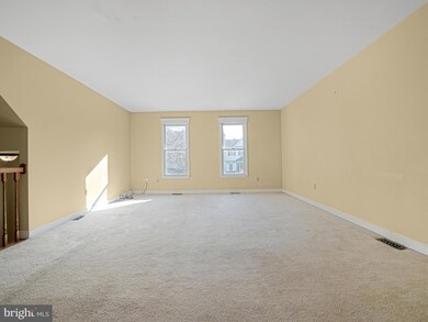 654 Knightsbridge Dr, Hagerstown, MD 21740 - photo 3