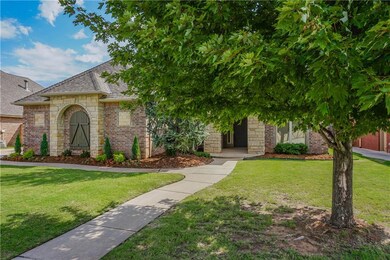 19820 Oakshire Dr, Edmond, OK 73012 - photo 2