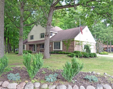 421 Polaris Ct, Green Bay, WI 54302 - photo 2