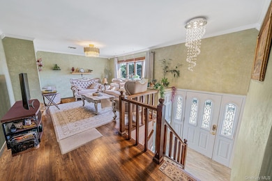 1 Winthrop St, Islip, NY 11751 - photo 7