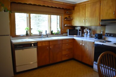 2 Spruce St, Tilton, NH 03276 - photo 3