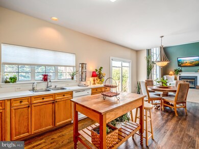 2815 Bixley Hill Ct, Woodbridge, VA 22191 - photo 4