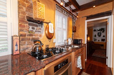 53_Hassell_CarriageHouse_26