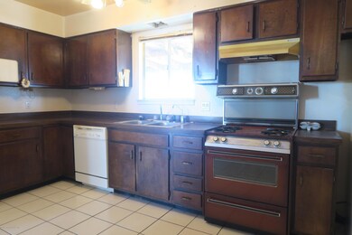 4004 Sierra Vista Dr, Farmington, NM 87402 - photo 5