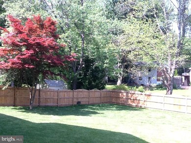 1108 Hillcrest Dr SW, Vienna, VA 22180 - photo 2