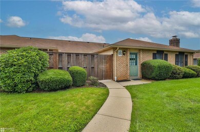 2785 Rolling Green Place unit D424, Macungie, PA 18062 - photo 4