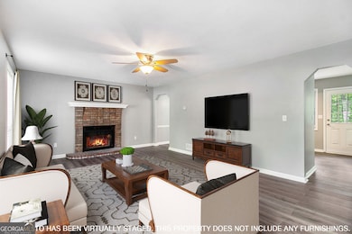 This photo has been virtually staged. This property does not include any furnishings.