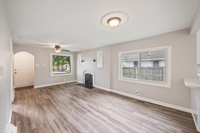 2202 Lay St, Des Moines, IA 50317 - photo 6