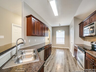 11939 Curtis Hill, San Antonio, TX 78254 - photo 6