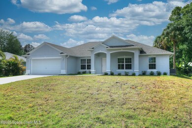 426 Lanfair Ave, Sebastian, FL 32958 - photo 2