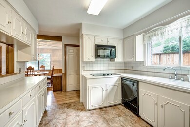 127 Stoney Creek Dr, Houston, TX 77024 - photo 6