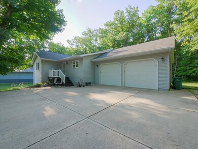 170 Bluffs Rd NW, Alexandria, MN 56308 - photo 2