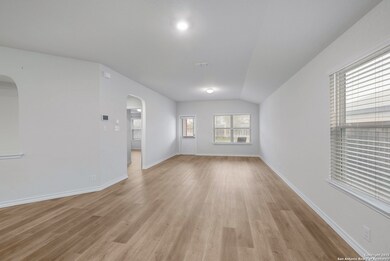 4835 Forward Swing, San Antonio, TX 78261 - photo 5