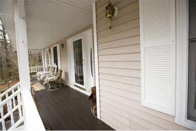 3 Hyde Park Cir, Londonderry, NH 03053 - photo 4