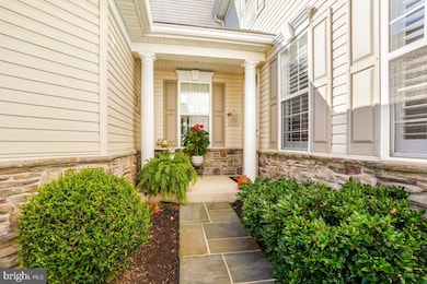 7606 Vulpe Ct, Odenton, MD 21113 - photo 2